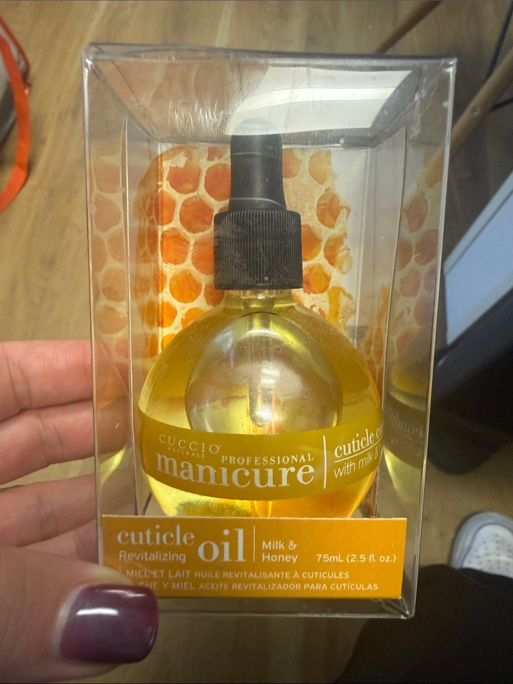 Cuccio cuticle oil